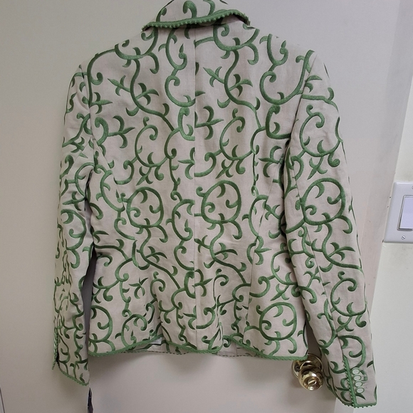 Blazer - Picture 3 of 8